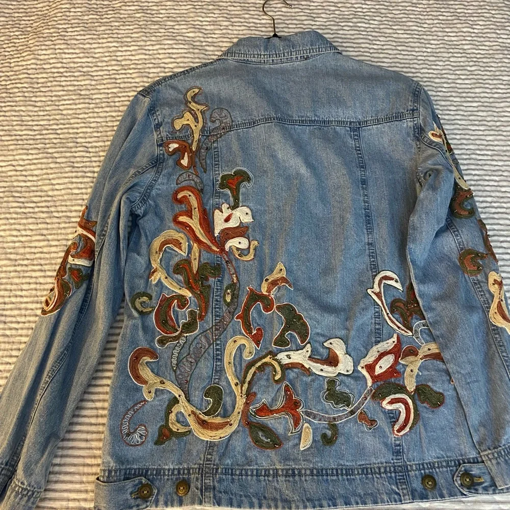 NWOT Boho Embroidered Denim Jacket Sm/Med - Picture 13 of 15